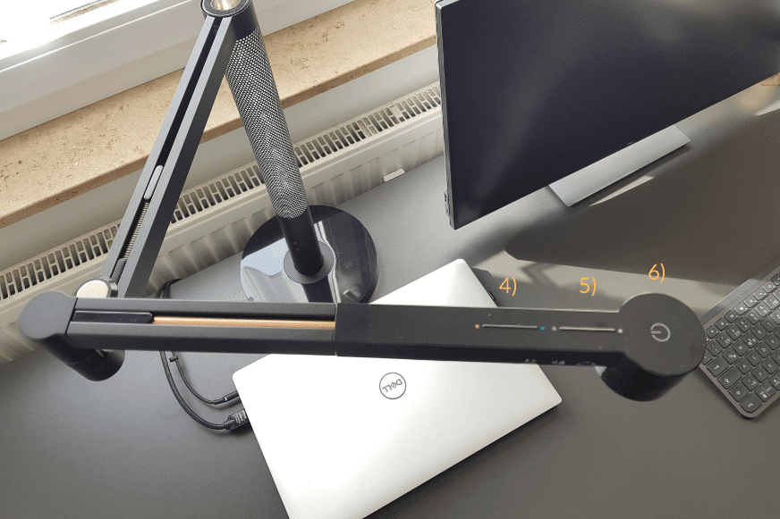 Schieberegler zur Regulierung der Lichtverhältnisse an der Dyson Lightcycle Morph Lampe